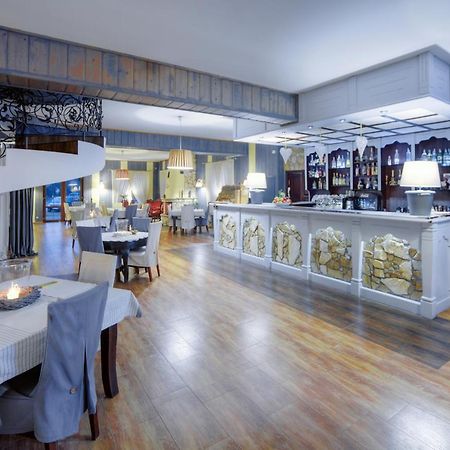 Restauracja Sidlo Bed & Breakfast Zukowo Bagian luar foto