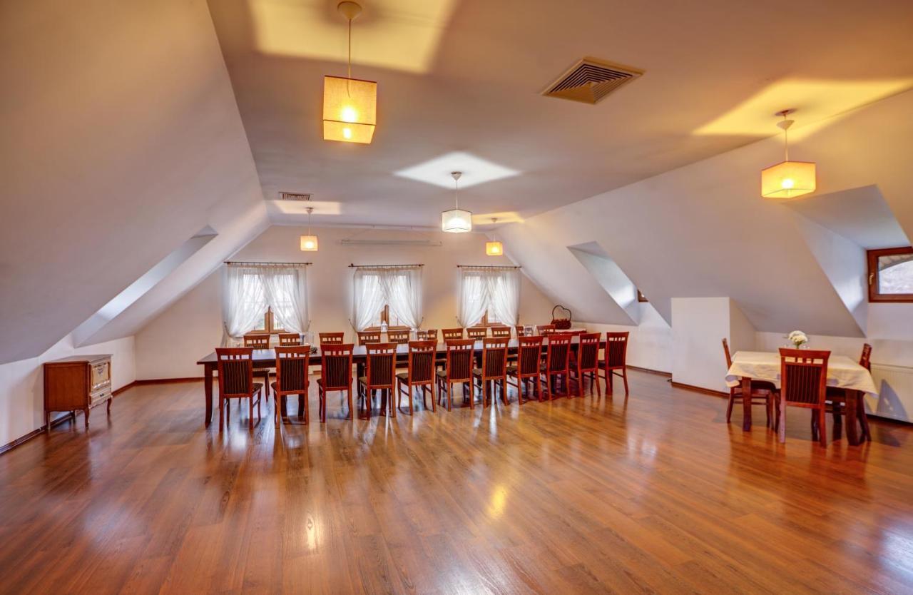 Restauracja Sidlo Bed & Breakfast Zukowo Bagian luar foto